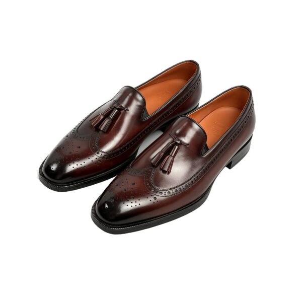 GRANDMARK tassel loafer men's dress shoes, three-quarter view, white background