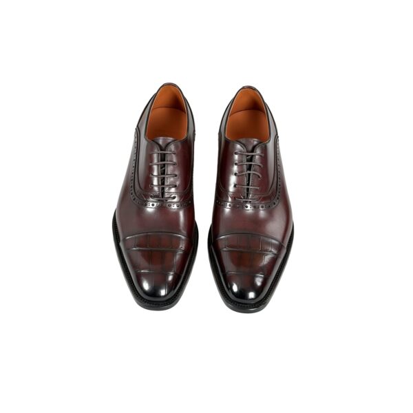 embossed-toe-cap-toe-oxford-top-2 GRANDMARK cap-toe oxford men's dress shoes, top view, white background