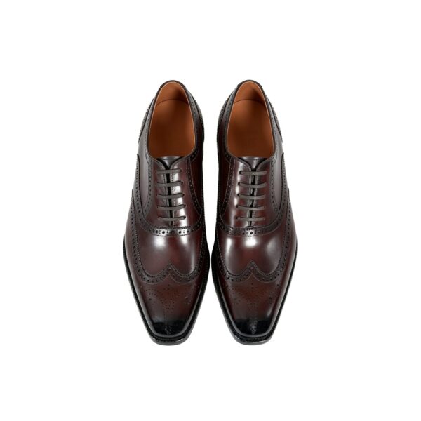 GRANDMARK wingtip brogue oxford men's dress shoes, top view, white background
