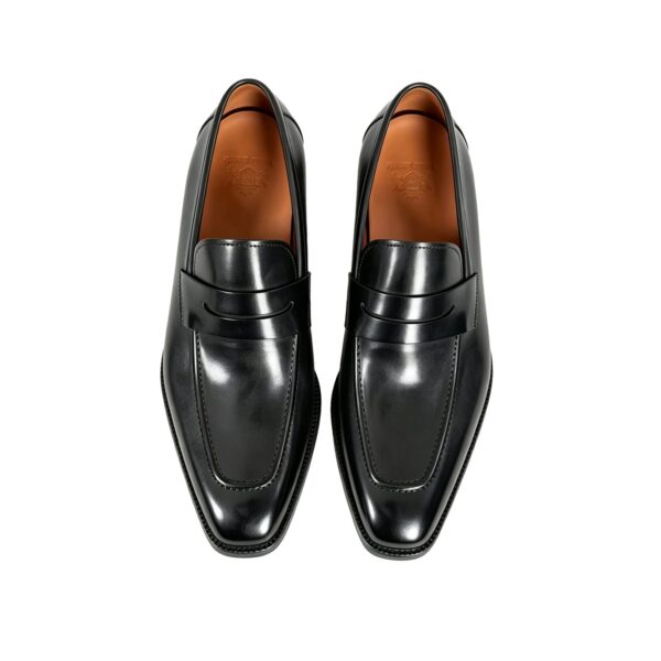 plain-penny-loafer-top-1 GRANDMARK penny loafer men's dress shoes, top view, white background
