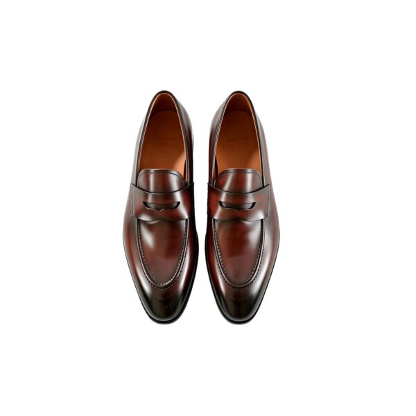 GRANDMARK round-toe penny loafer men's dress shoes, top view, white background