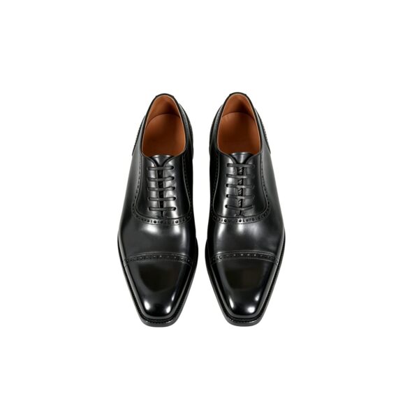 GRANDMARK semi-brogue cap-toe oxford men's dress shoes, top view, white background