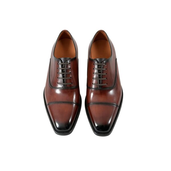 GRANDMARK cap-toe oxford men's dress shoes, top view, white background