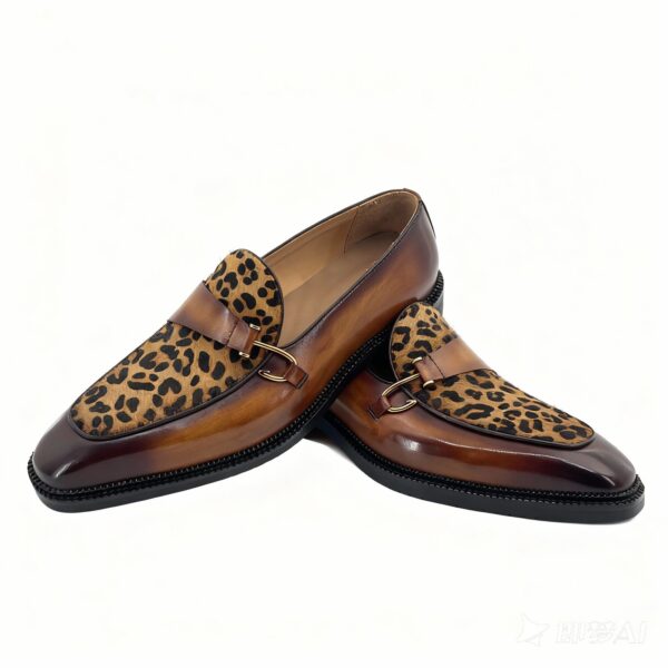 Leopard-Print Horsebit Loafer detail, model 2602