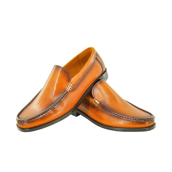 Perforated Venetian Loafer detail, model 2881-12