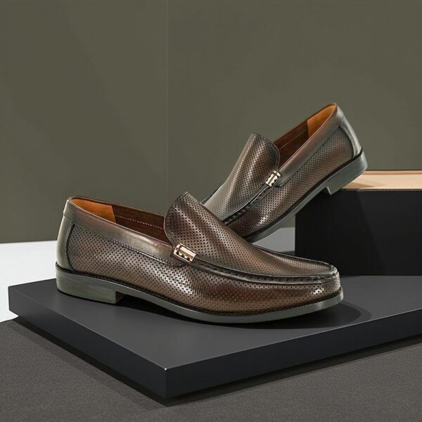 Perforated Venetian Loafer detail, model 2881-12