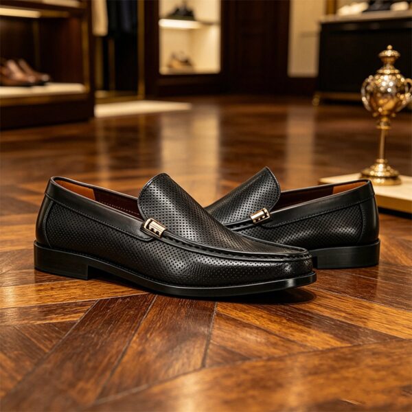 Perforated Venetian Loafer detail, model 2881-12