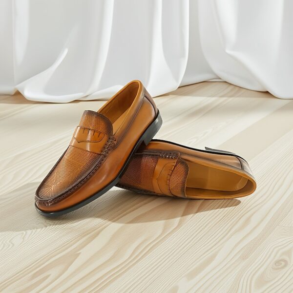 Classic Penny Loafer detail, model 2881-16