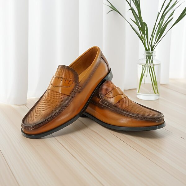 Classic Penny Loafer detail, model 2881-16