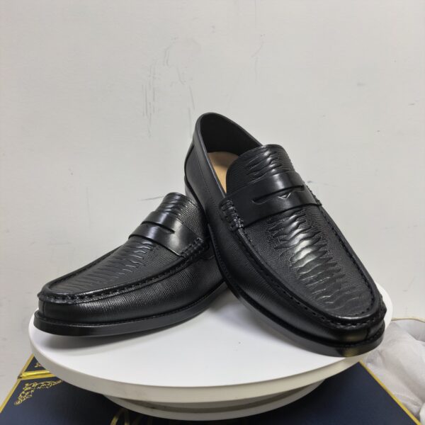 Ribbed-Emboss Penny Loafer detail, model 2881-18